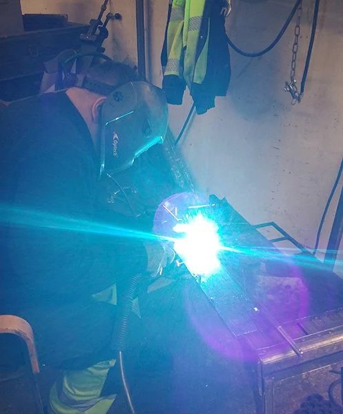 virtapankin hitsausta